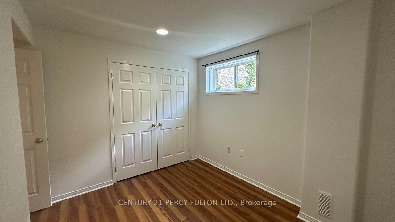 Photo 10 of Unit Bsmt, 35 Forest Dale Drive, Barrie, Little Lake — HOMEH