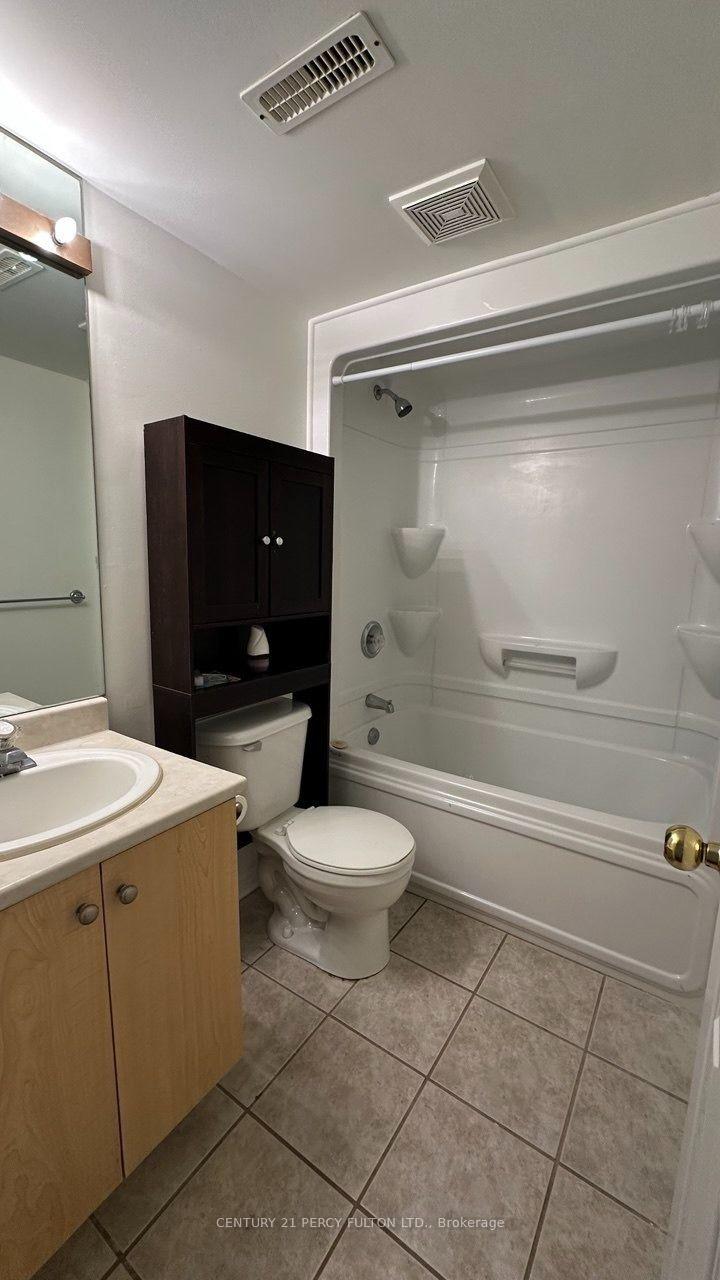 Photo 12 of Unit Bsmt, 35 Forest Dale Drive, Barrie, Little Lake — HOMEH