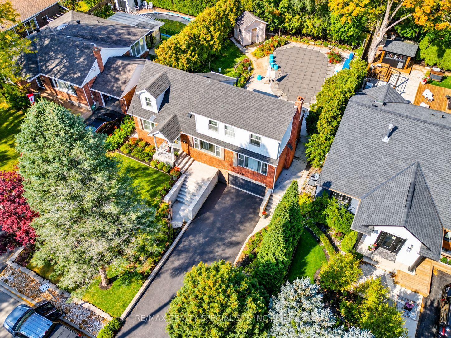 Photo 2 of 309 Townsend Avenue, Burlington, LaSalle — HOMEH