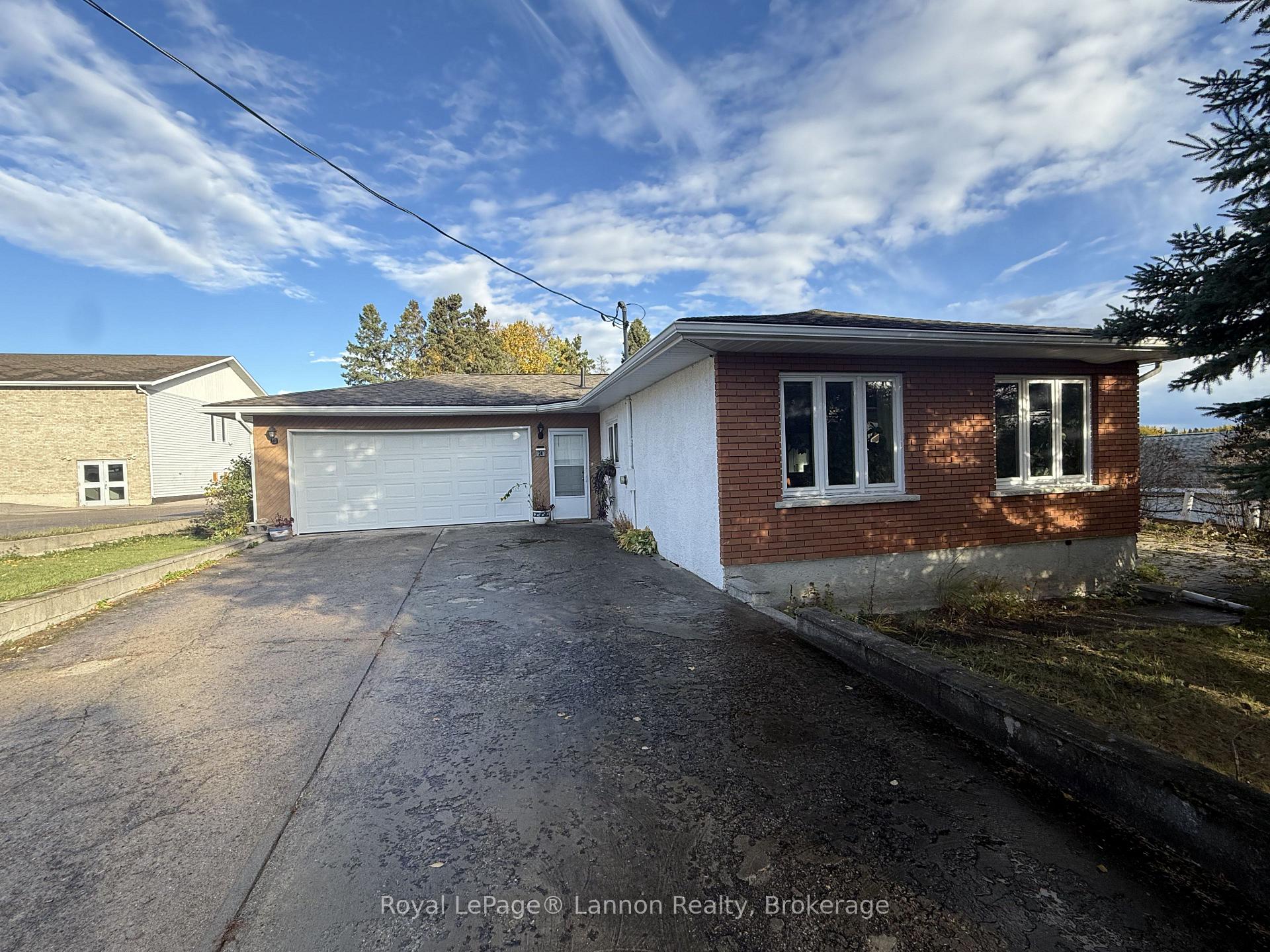 Photo 3 of 24 First Avenue, Sioux Lookout — HOMEH
