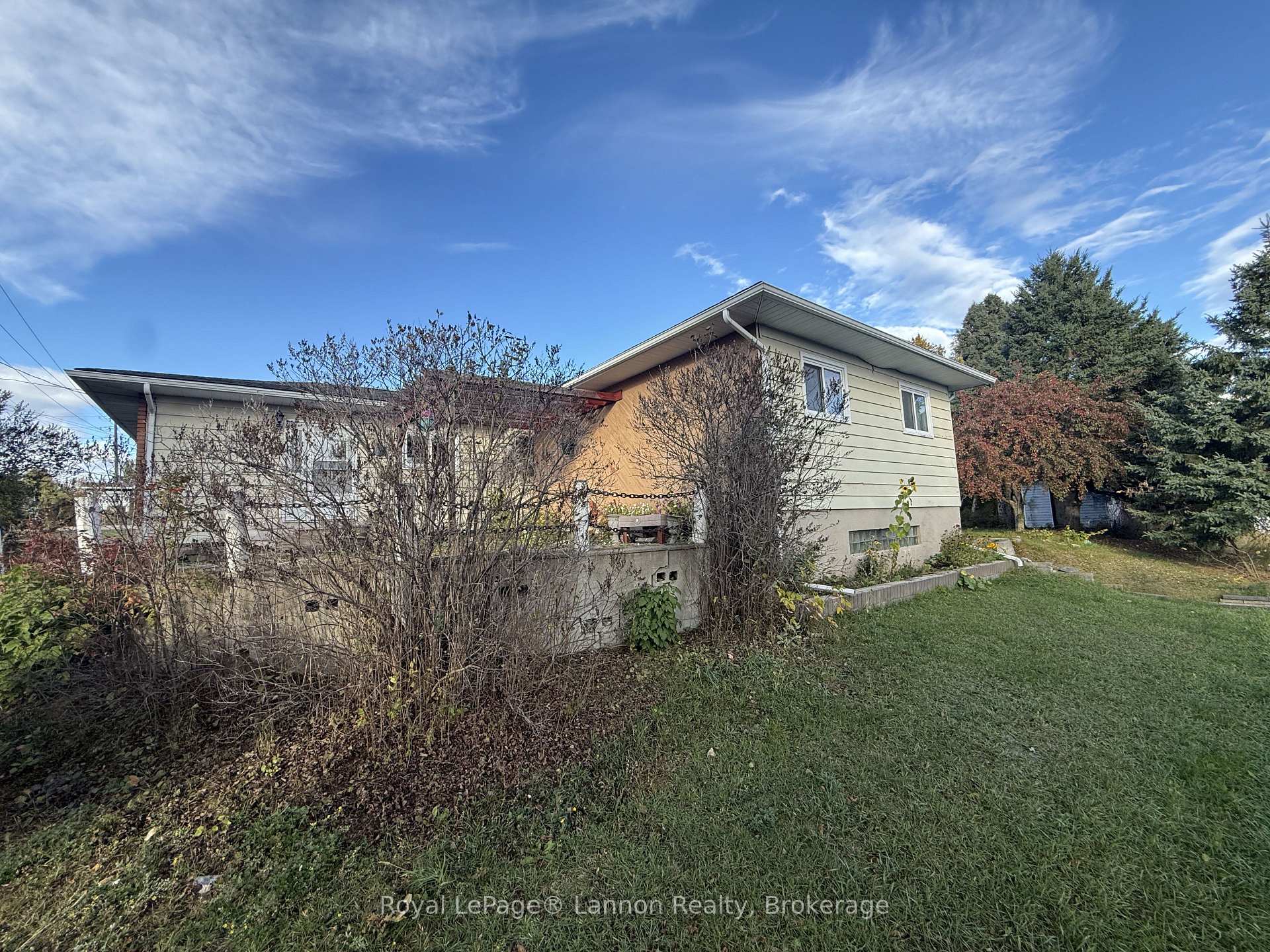 Photo 4 of 24 First Avenue, Sioux Lookout — HOMEH