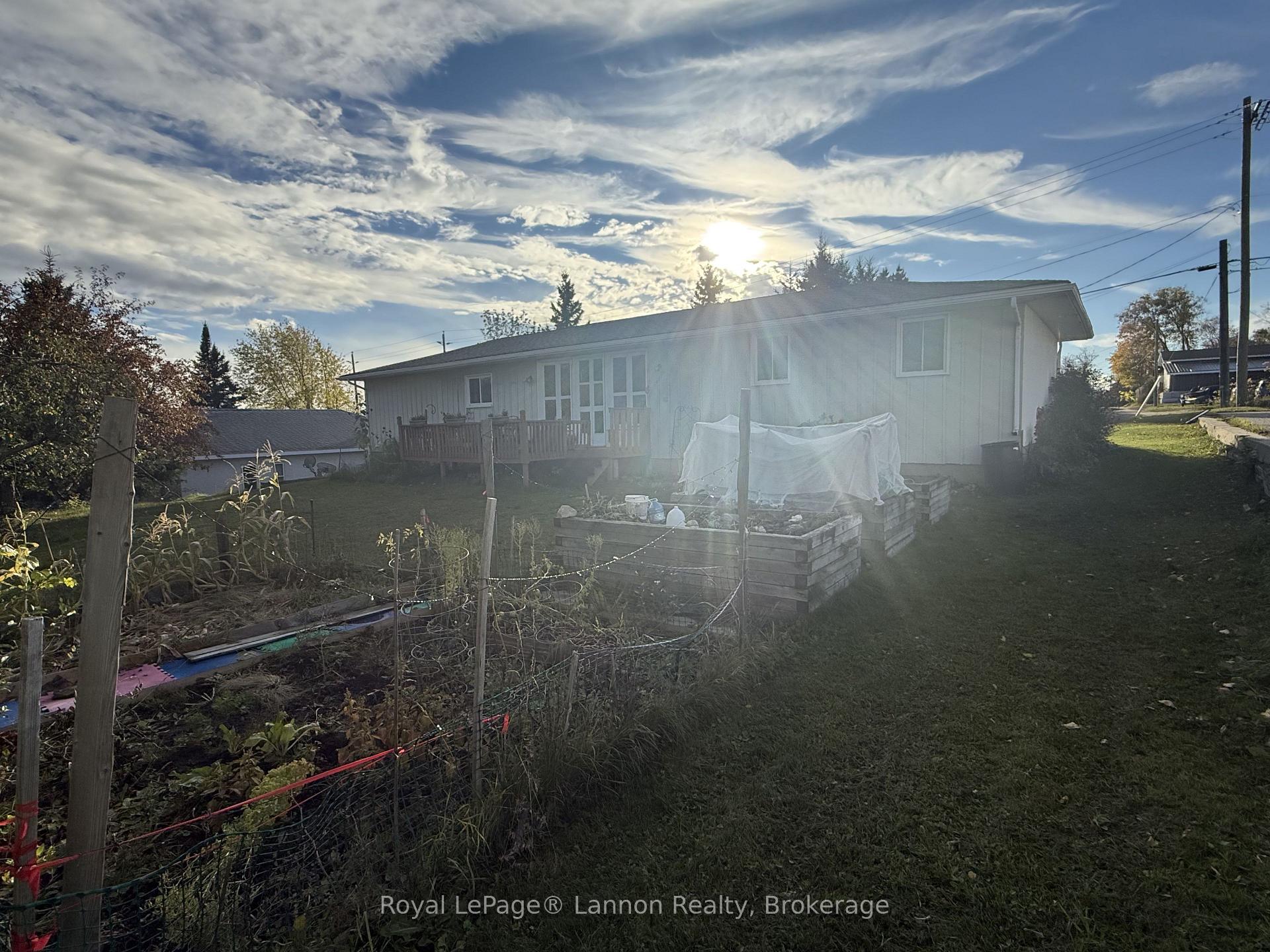 Photo 7 of 24 First Avenue, Sioux Lookout — HOMEH