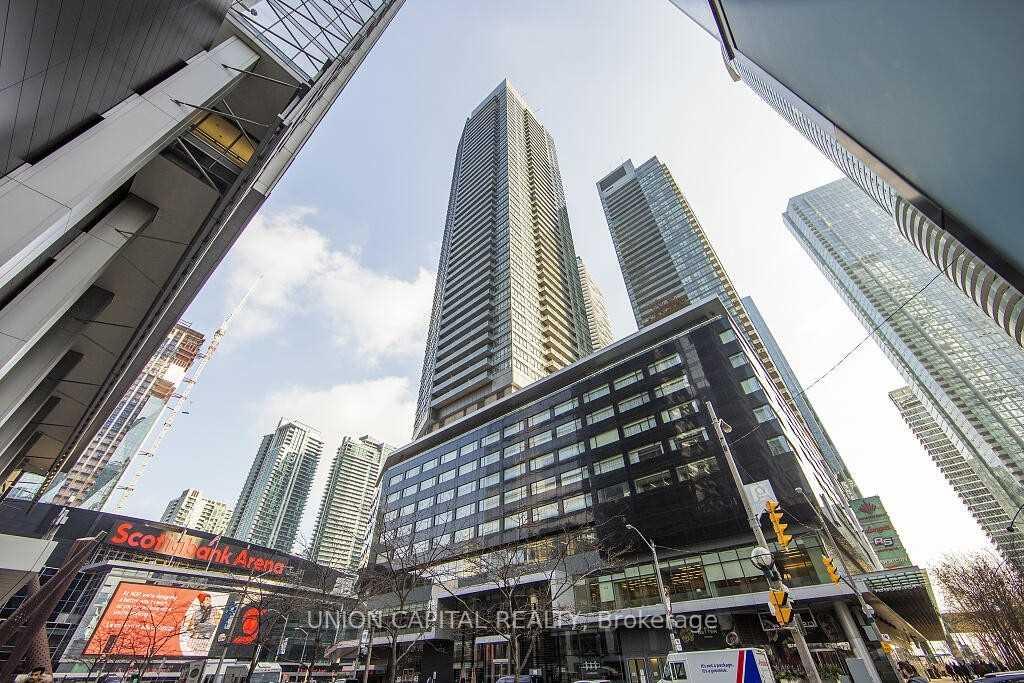 Photo of Unit 1402, 65 Bremner Boulevard