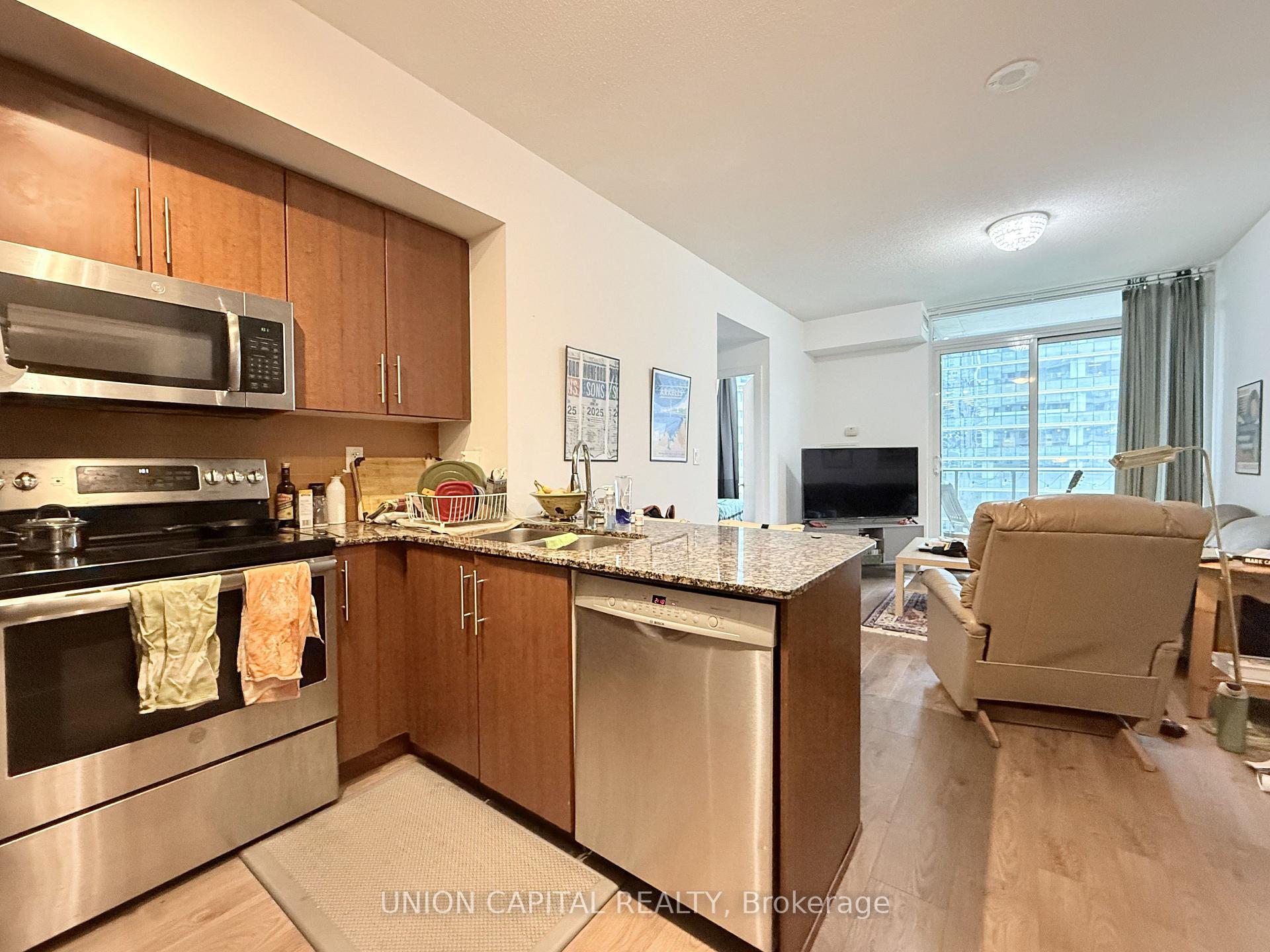 Photo 3 of Unit 1402, 65 Bremner Boulevard, Toronto, Waterfront Communities — HOMEH