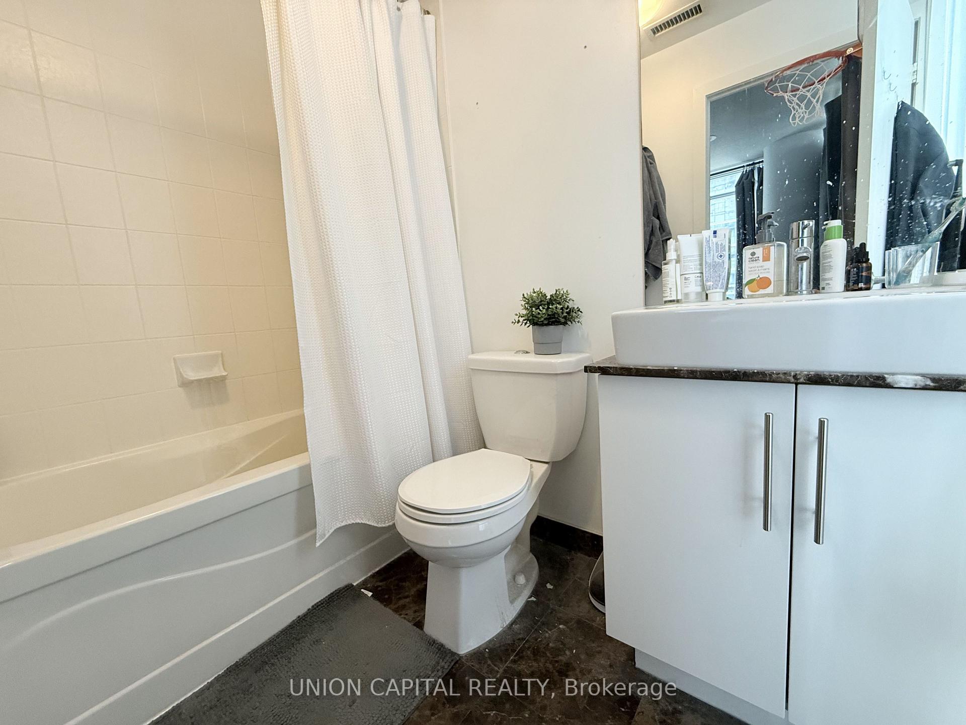 Photo 10 of Unit 1402, 65 Bremner Boulevard, Toronto, Waterfront Communities — HOMEH