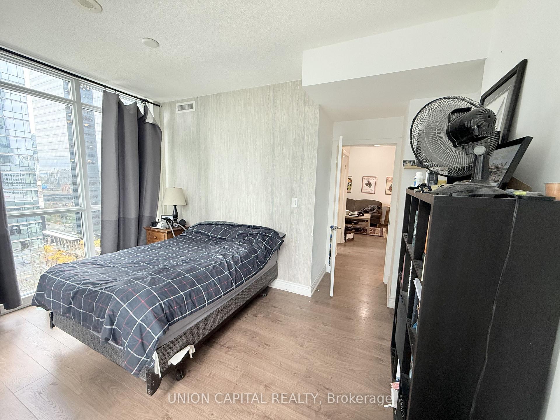 Photo 11 of Unit 1402, 65 Bremner Boulevard, Toronto, Waterfront Communities — HOMEH