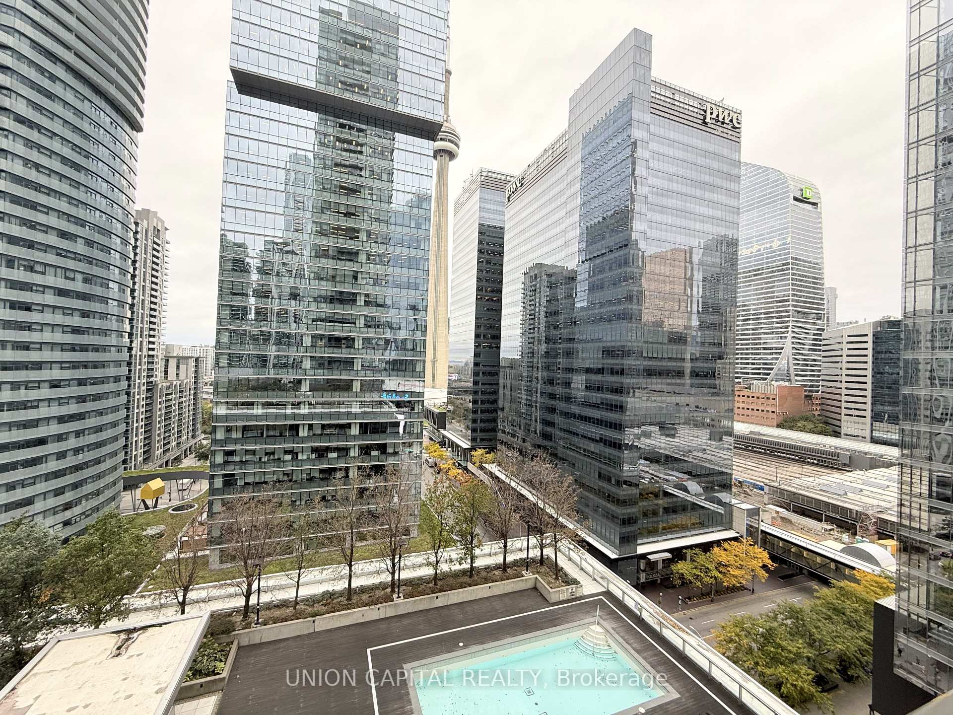 Photo 13 of Unit 1402, 65 Bremner Boulevard, Toronto, Waterfront Communities — HOMEH