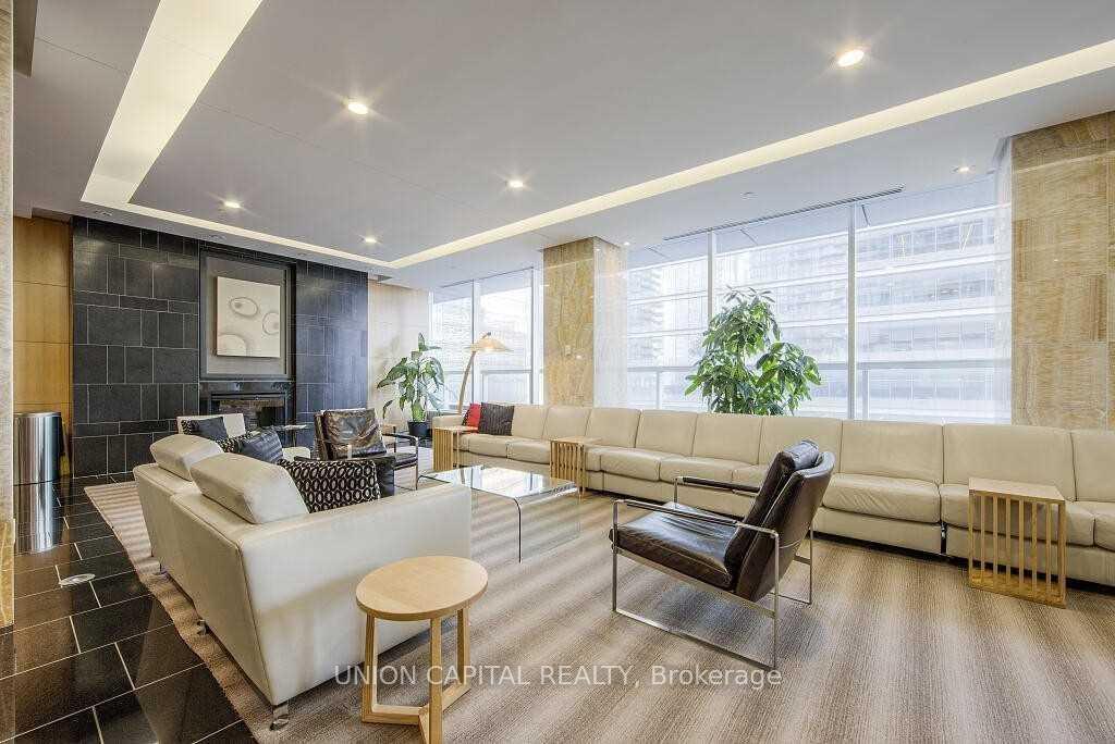 Photo 16 of Unit 1402, 65 Bremner Boulevard, Toronto, Waterfront Communities — HOMEH