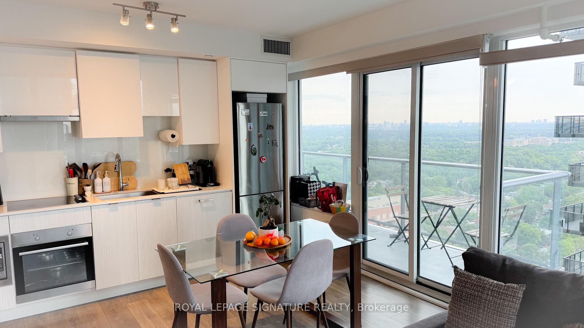 Photo 7 of Unit 3004, 99 Broadway Avenue, Toronto, Mount Pleasant West — HOMEH