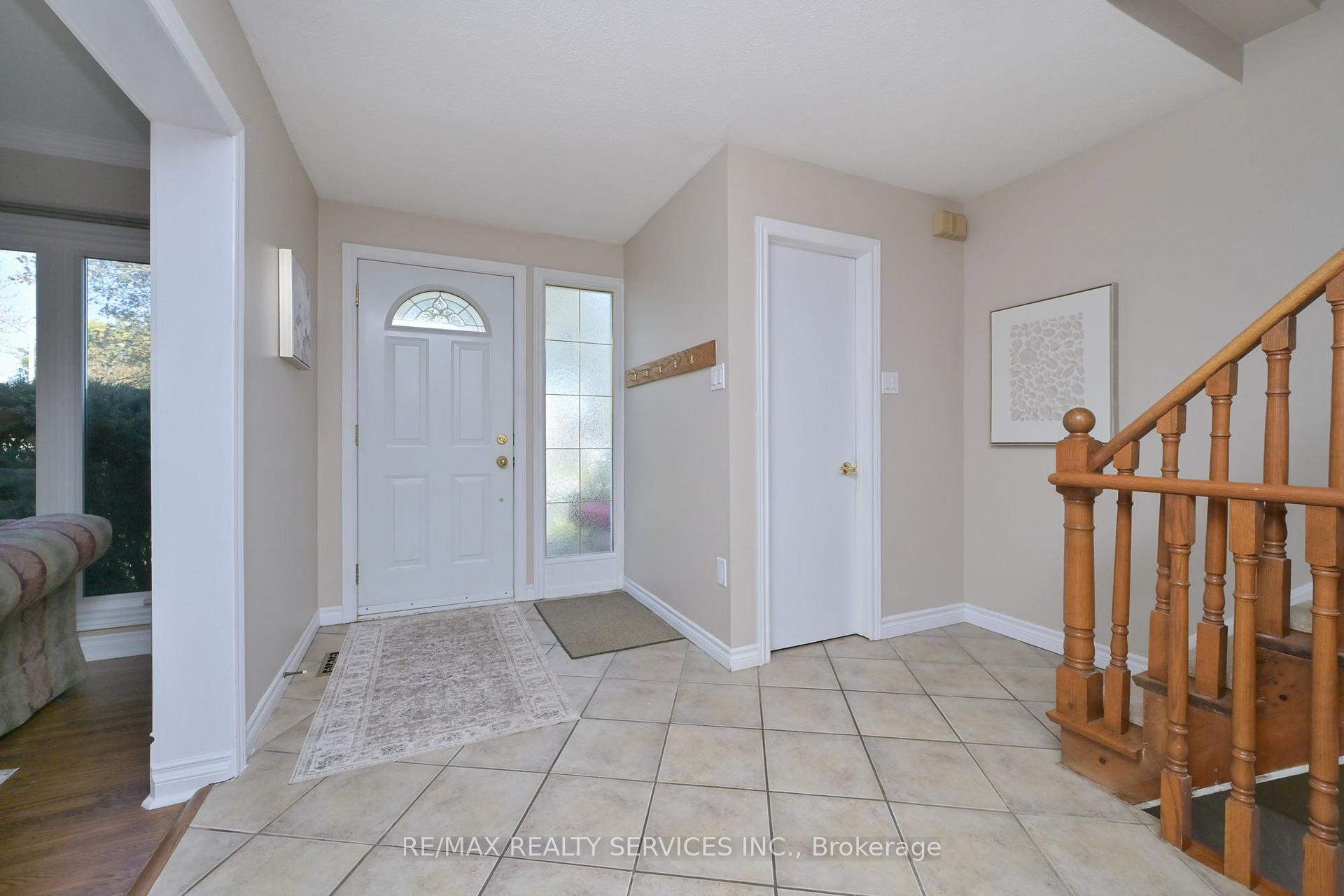 Photo 3 of 10 Danesbury Crescent, Brampton, Southgate — HOMEH