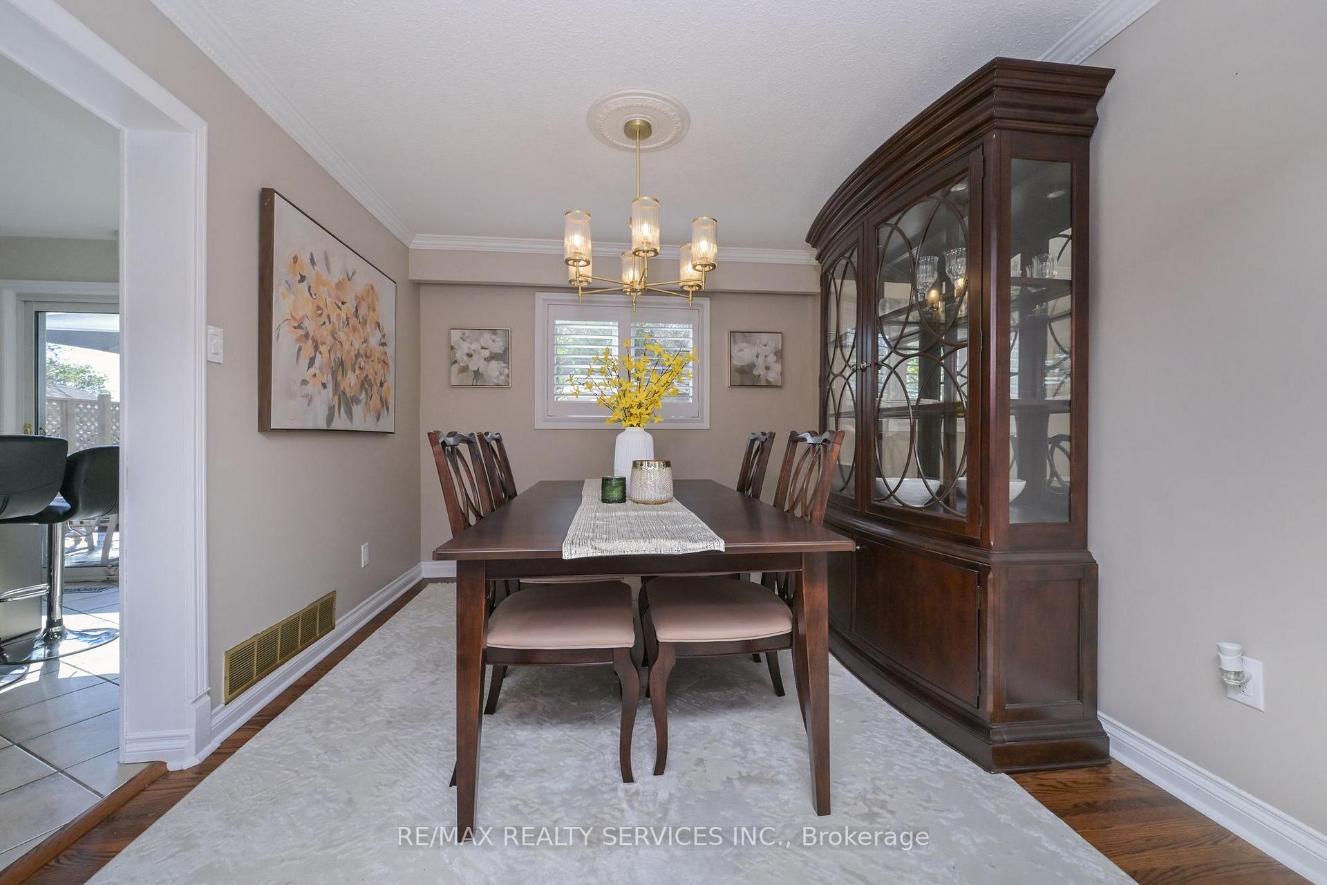 Photo 8 of 10 Danesbury Crescent, Brampton, Southgate — HOMEH