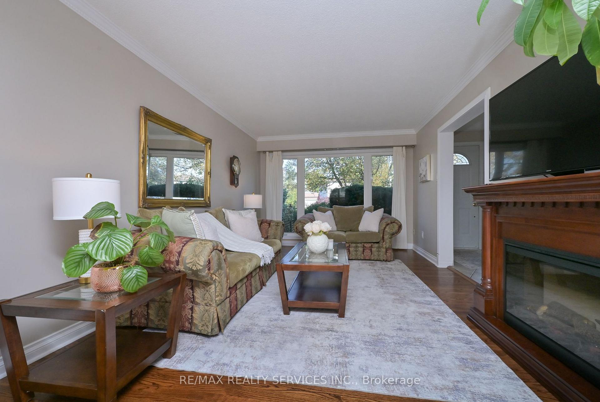 Photo 9 of 10 Danesbury Crescent, Brampton, Southgate — HOMEH