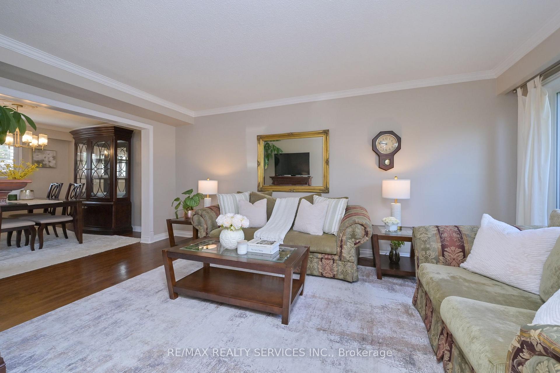 Photo 10 of 10 Danesbury Crescent, Brampton, Southgate — HOMEH