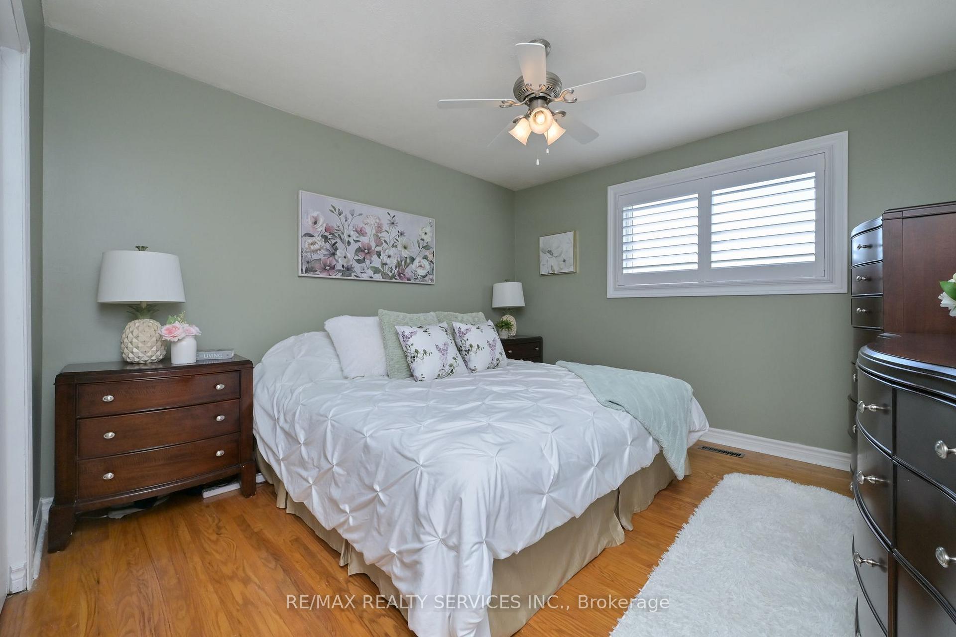 Photo 14 of 10 Danesbury Crescent, Brampton, Southgate — HOMEH