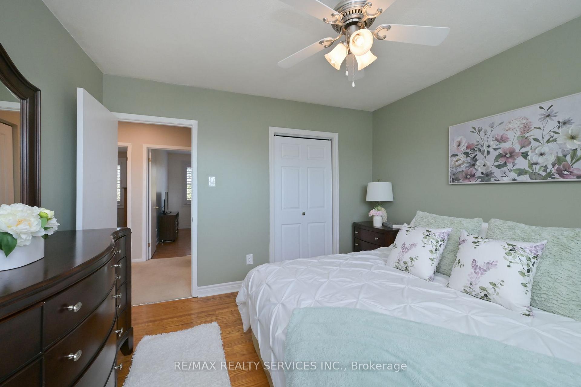 Photo 15 of 10 Danesbury Crescent, Brampton, Southgate — HOMEH