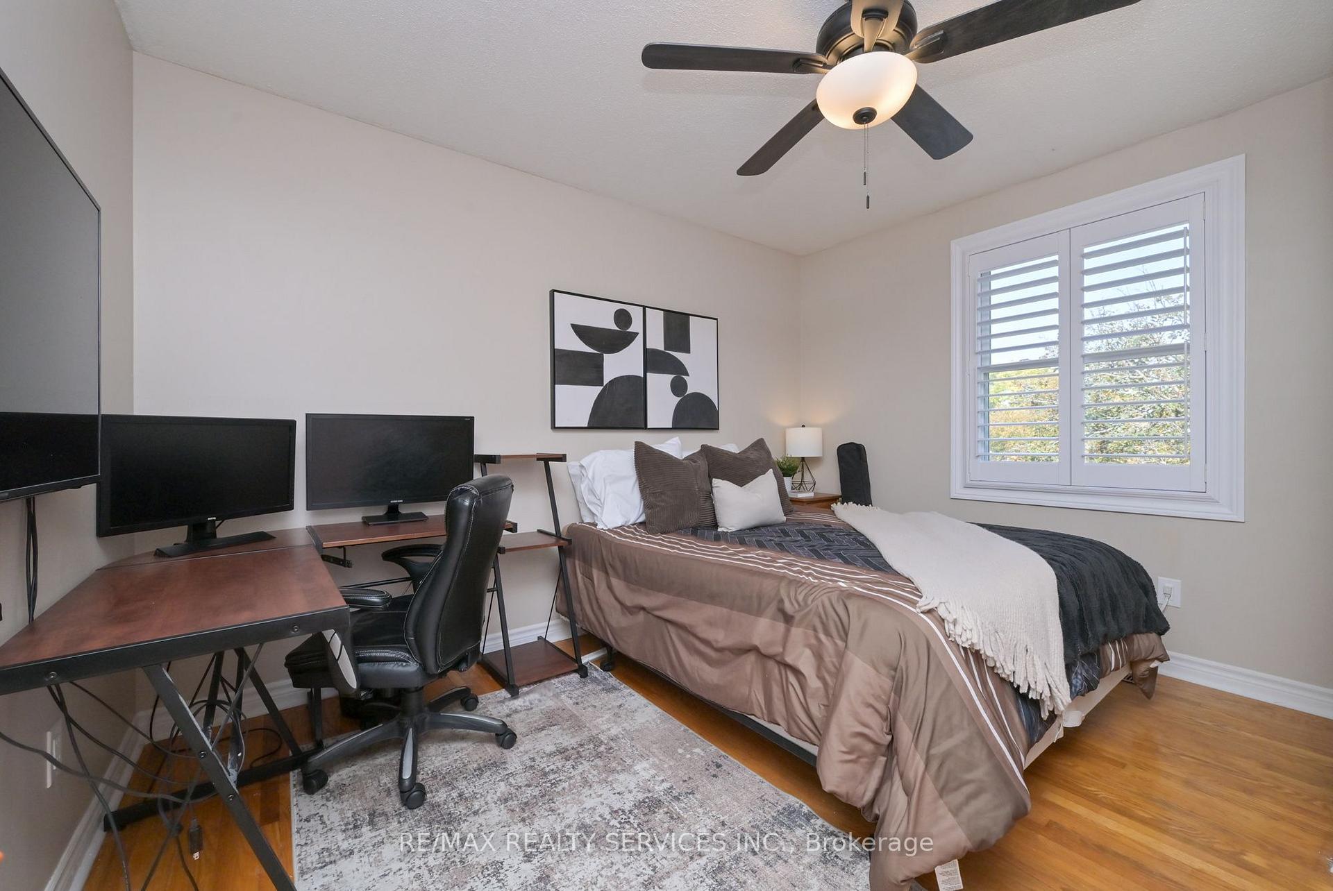 Photo 19 of 10 Danesbury Crescent, Brampton, Southgate — HOMEH