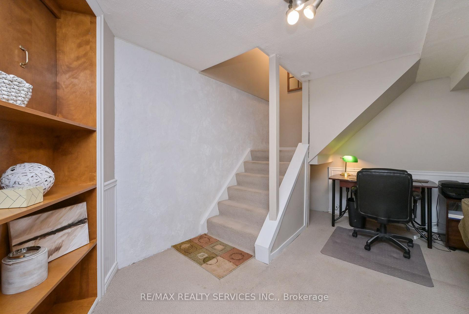 Photo 20 of 10 Danesbury Crescent, Brampton, Southgate — HOMEH