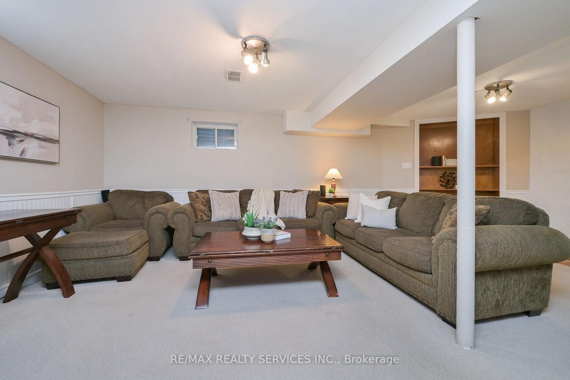Photo 22 of 10 Danesbury Crescent, Brampton, Southgate — HOMEH