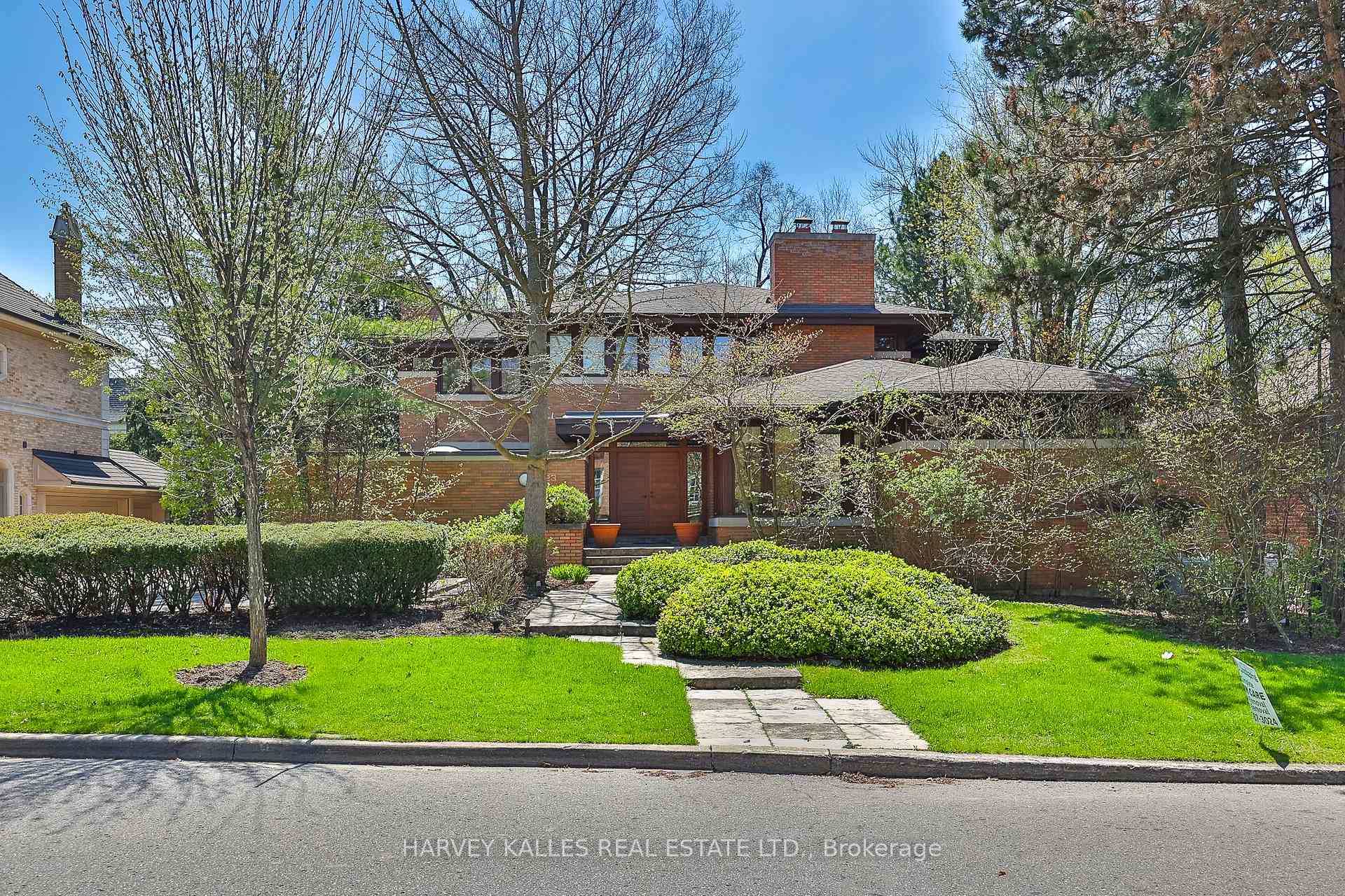 Photo 1 of 223 Hillhurst Boulevard, Toronto, Bedford Park-Nortown — HOMEH