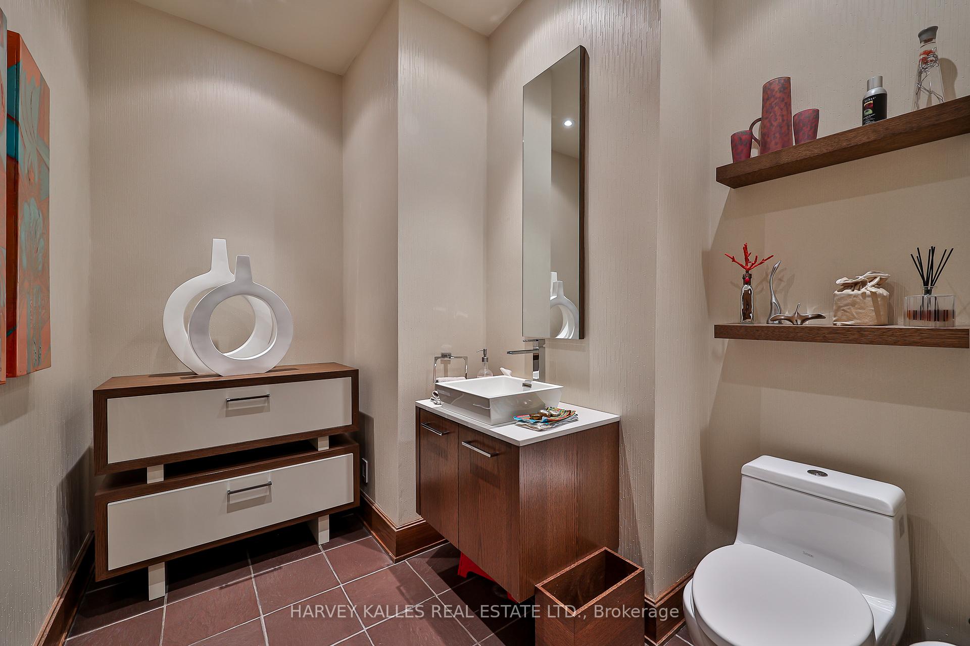 Photo 6 of 223 Hillhurst Boulevard, Toronto, Bedford Park-Nortown — HOMEH