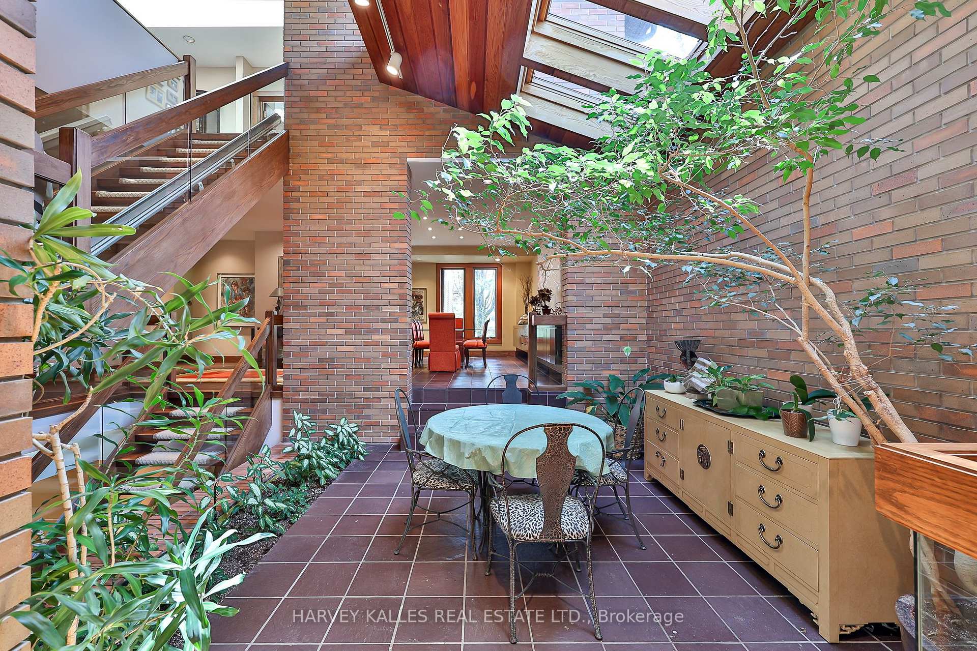 Photo 11 of 223 Hillhurst Boulevard, Toronto, Bedford Park-Nortown — HOMEH