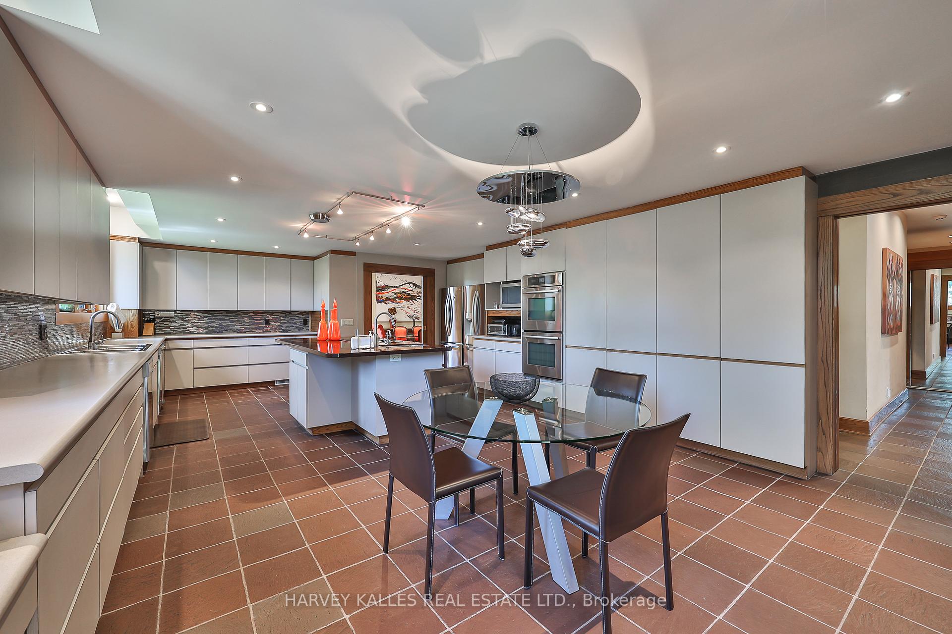 Photo 14 of 223 Hillhurst Boulevard, Toronto, Bedford Park-Nortown — HOMEH