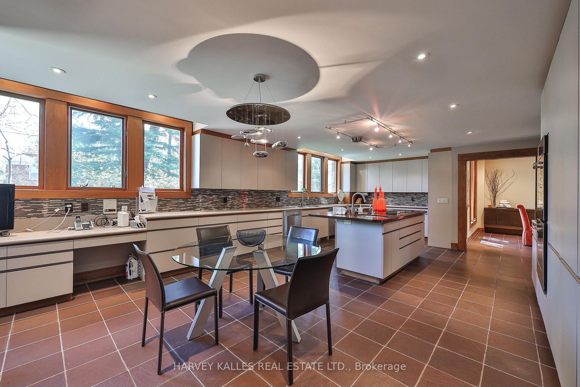 Photo 15 of 223 Hillhurst Boulevard, Toronto, Bedford Park-Nortown — HOMEH