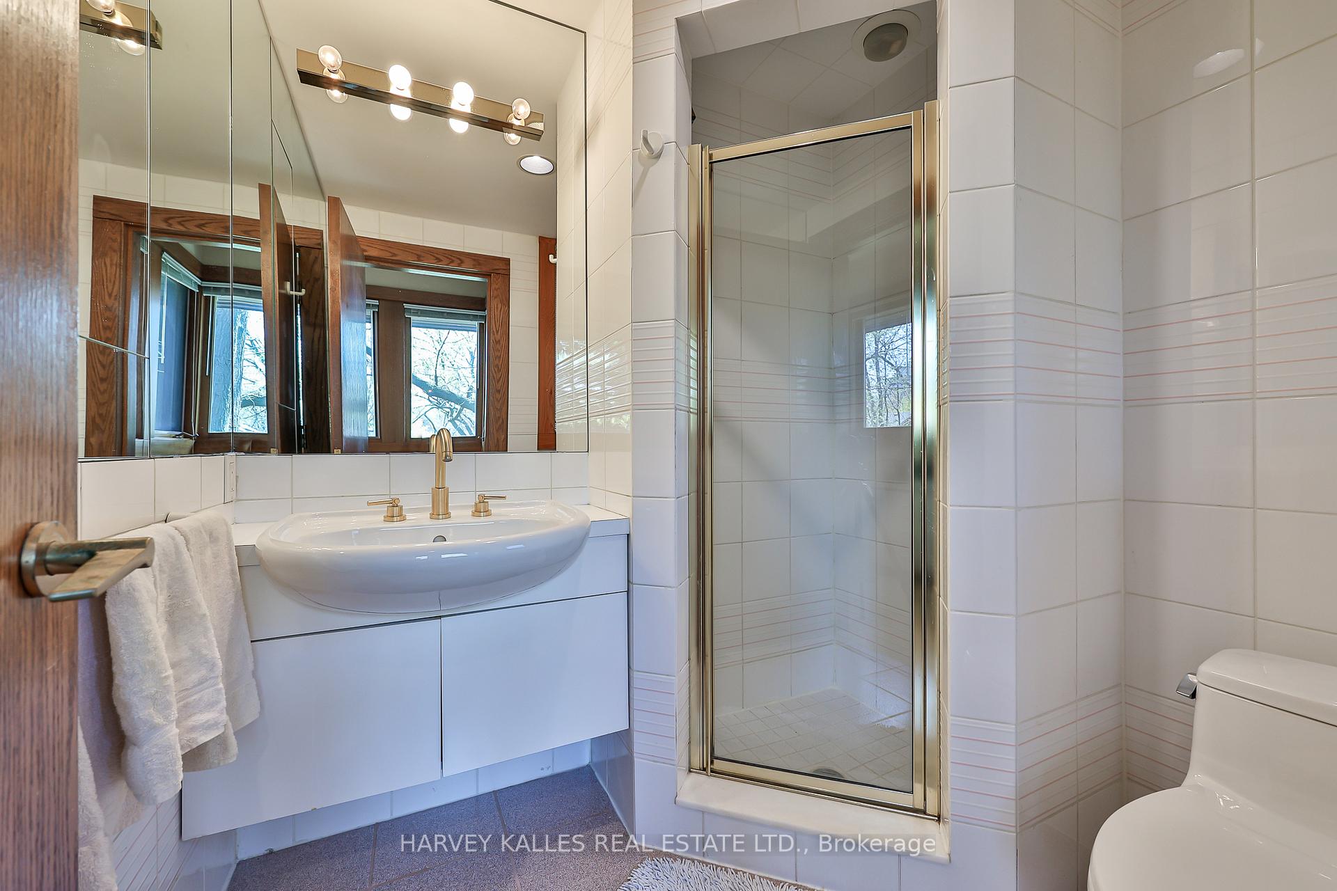 Photo 23 of 223 Hillhurst Boulevard, Toronto, Bedford Park-Nortown — HOMEH