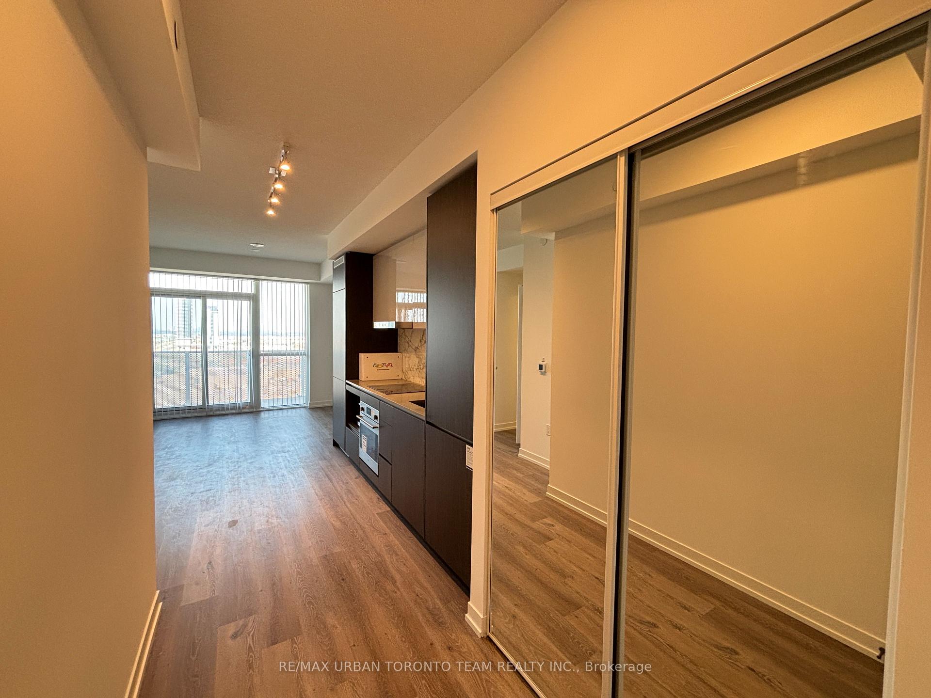 Photo 2 of Unit 2008, 28 Interchange Way, Vaughan, Vaughan Corporate Centre — HOMEH