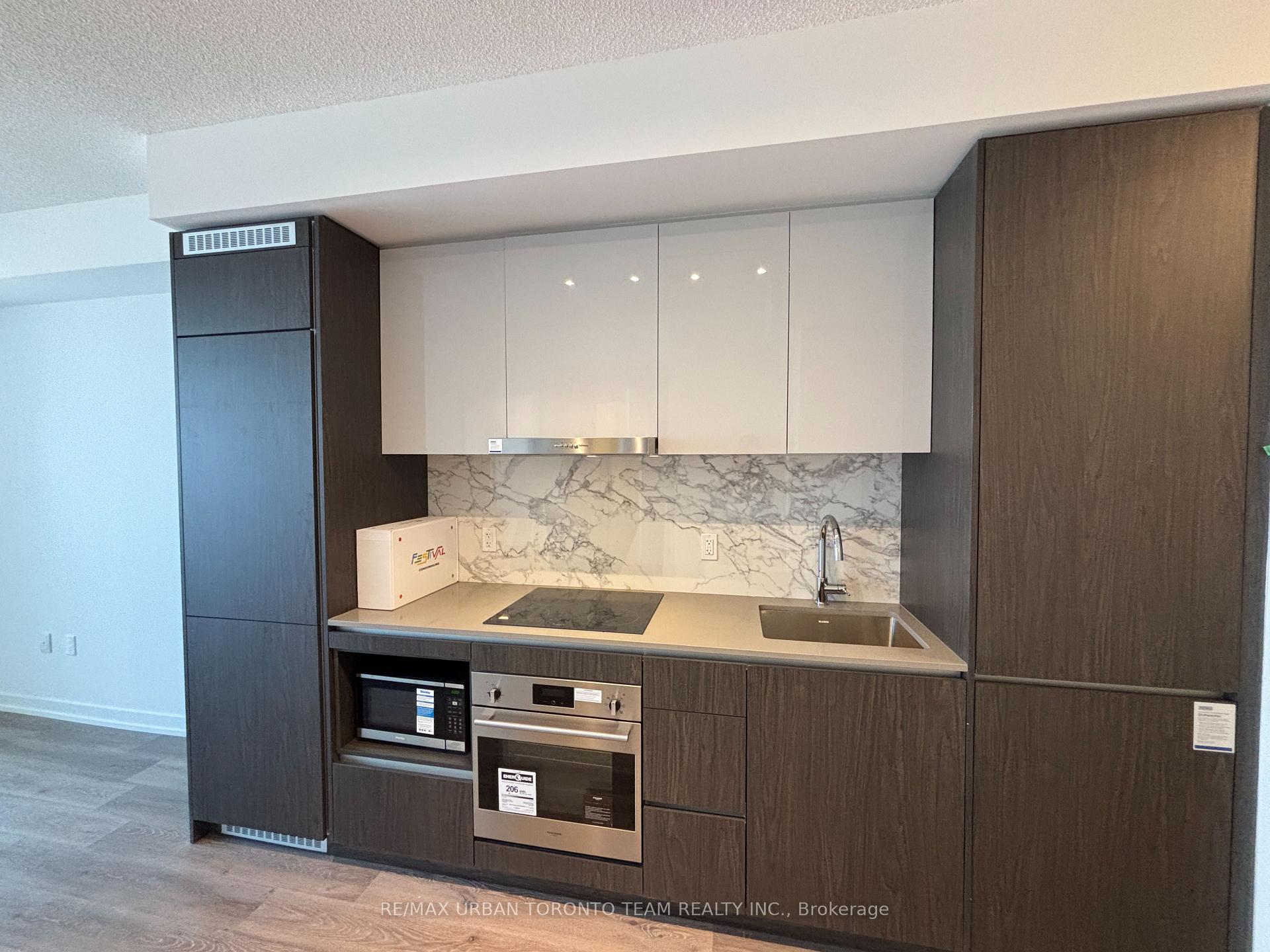 Photo 3 of Unit 2008, 28 Interchange Way, Vaughan, Vaughan Corporate Centre — HOMEH