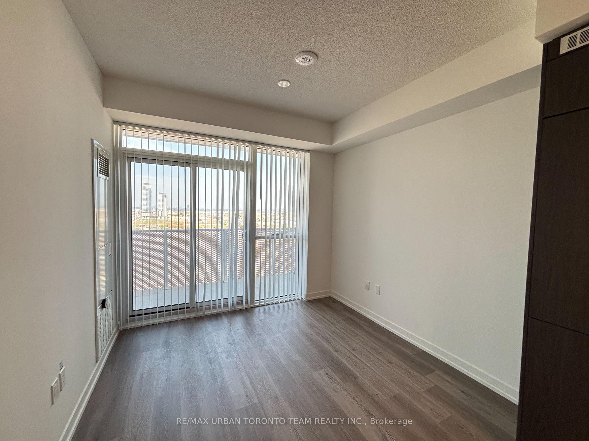 Photo 5 of Unit 2008, 28 Interchange Way, Vaughan, Vaughan Corporate Centre — HOMEH
