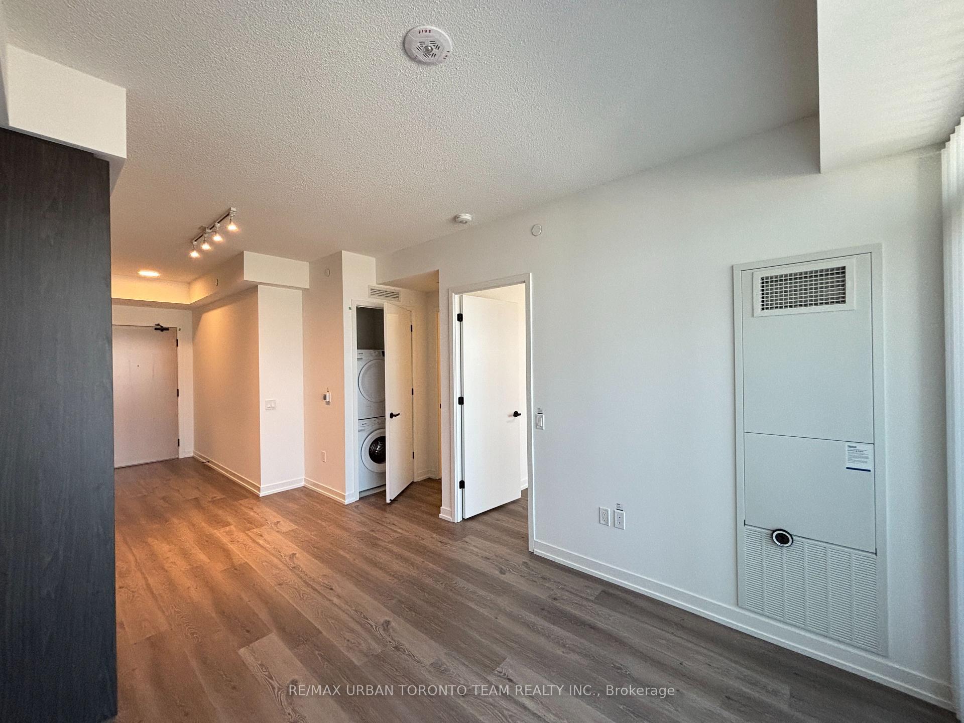 Photo 6 of Unit 2008, 28 Interchange Way, Vaughan, Vaughan Corporate Centre — HOMEH