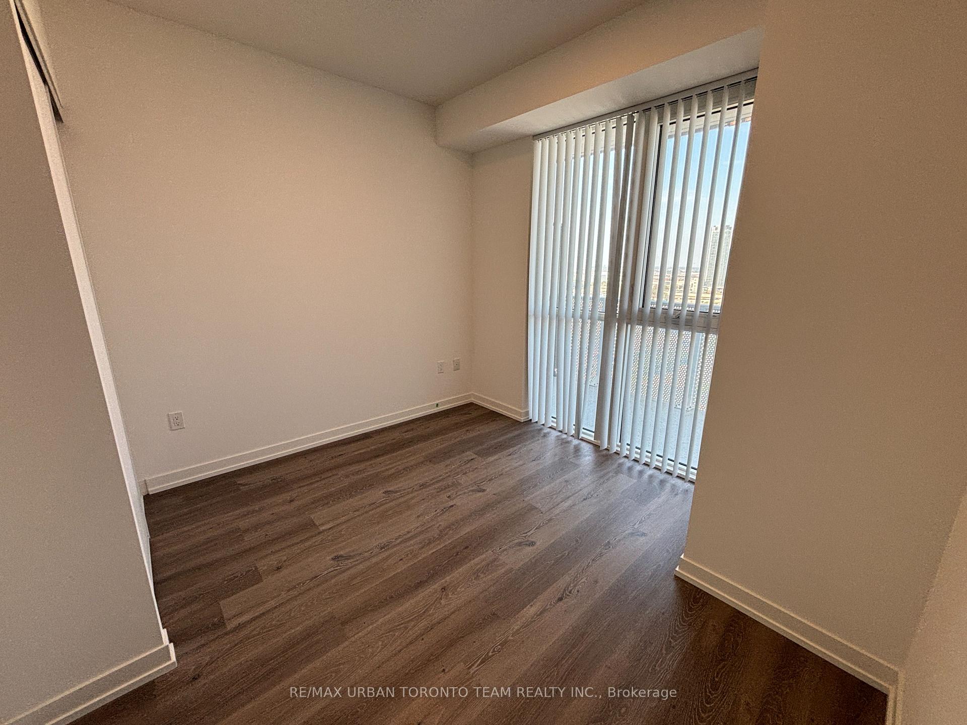 Photo 7 of Unit 2008, 28 Interchange Way, Vaughan, Vaughan Corporate Centre — HOMEH