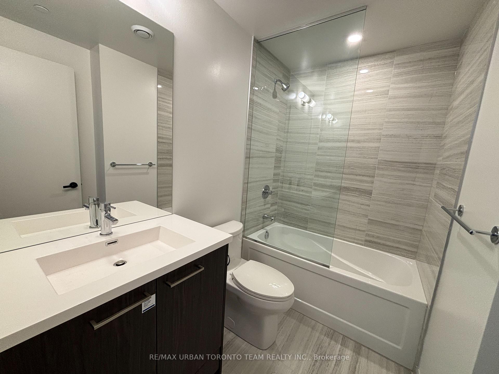 Photo 9 of Unit 2008, 28 Interchange Way, Vaughan, Vaughan Corporate Centre — HOMEH