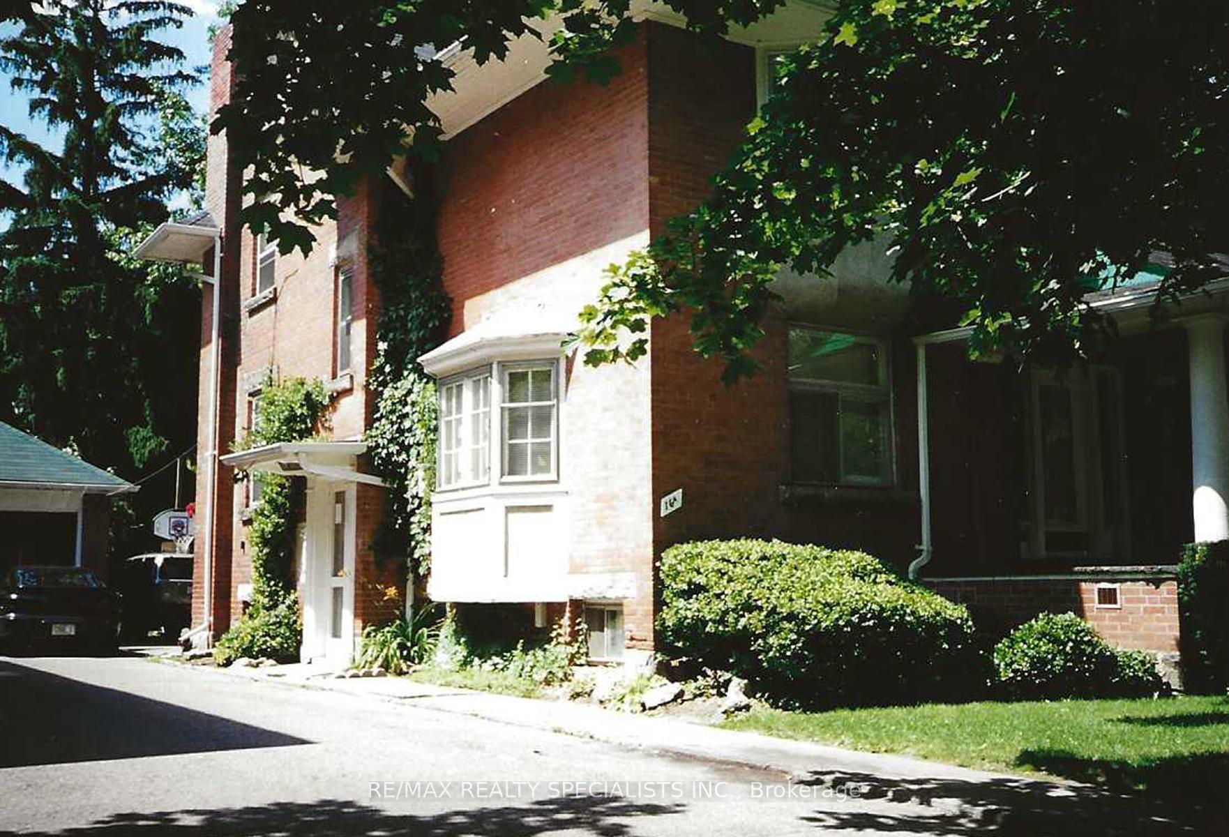 Photo 2 of 16 Wellington Street E, Brampton, Downtown Brampton — HOMEH