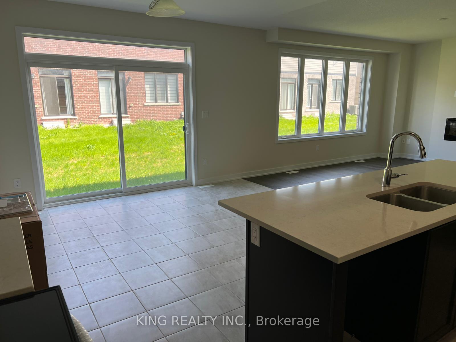 Photo 4 of 82 Sunflower Crescent, Thorold, Hurricane/Merrittville — HOMEH