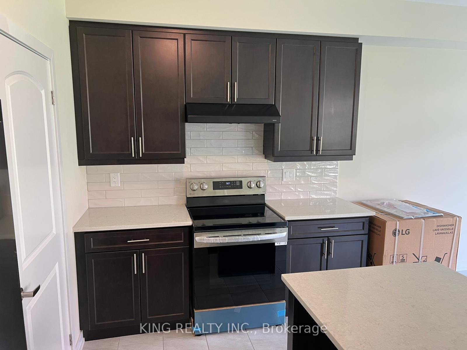 Photo 6 of 82 Sunflower Crescent, Thorold, Hurricane/Merrittville — HOMEH