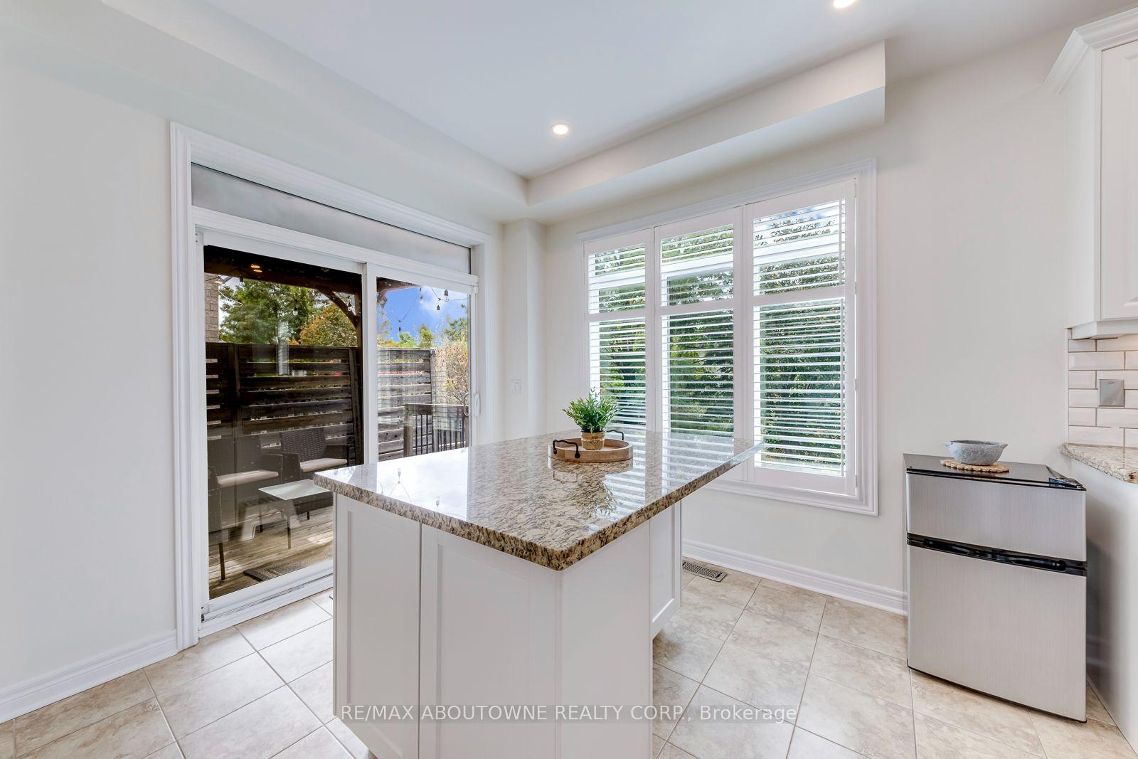Photo 9 of 3234 Sharp Road, Burlington, Alton — HOMEH