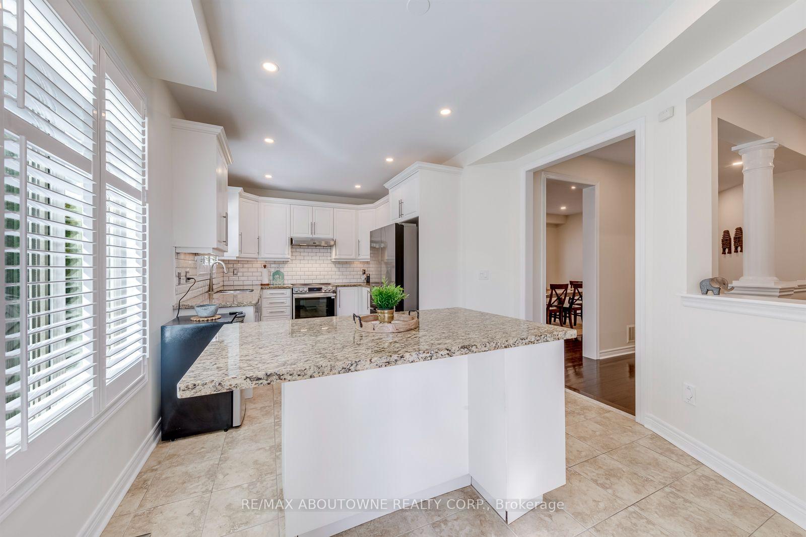 Photo 10 of 3234 Sharp Road, Burlington, Alton — HOMEH