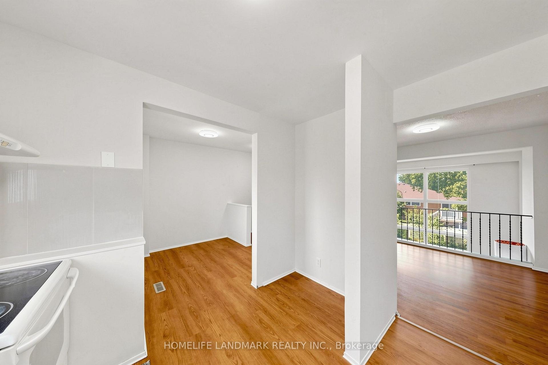 Photo 9 of 8 Rusty Crest Way, North York, Don Valley Village — HOMEH