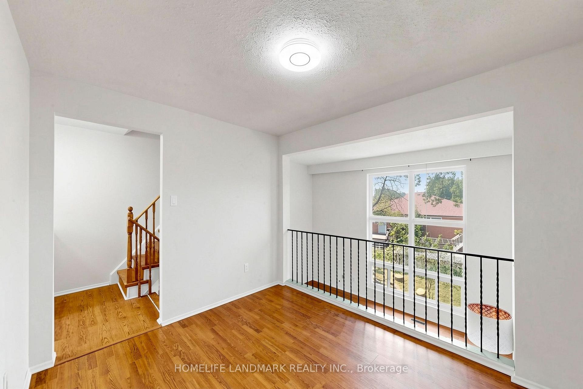 Photo 11 of 8 Rusty Crest Way, North York, Don Valley Village — HOMEH