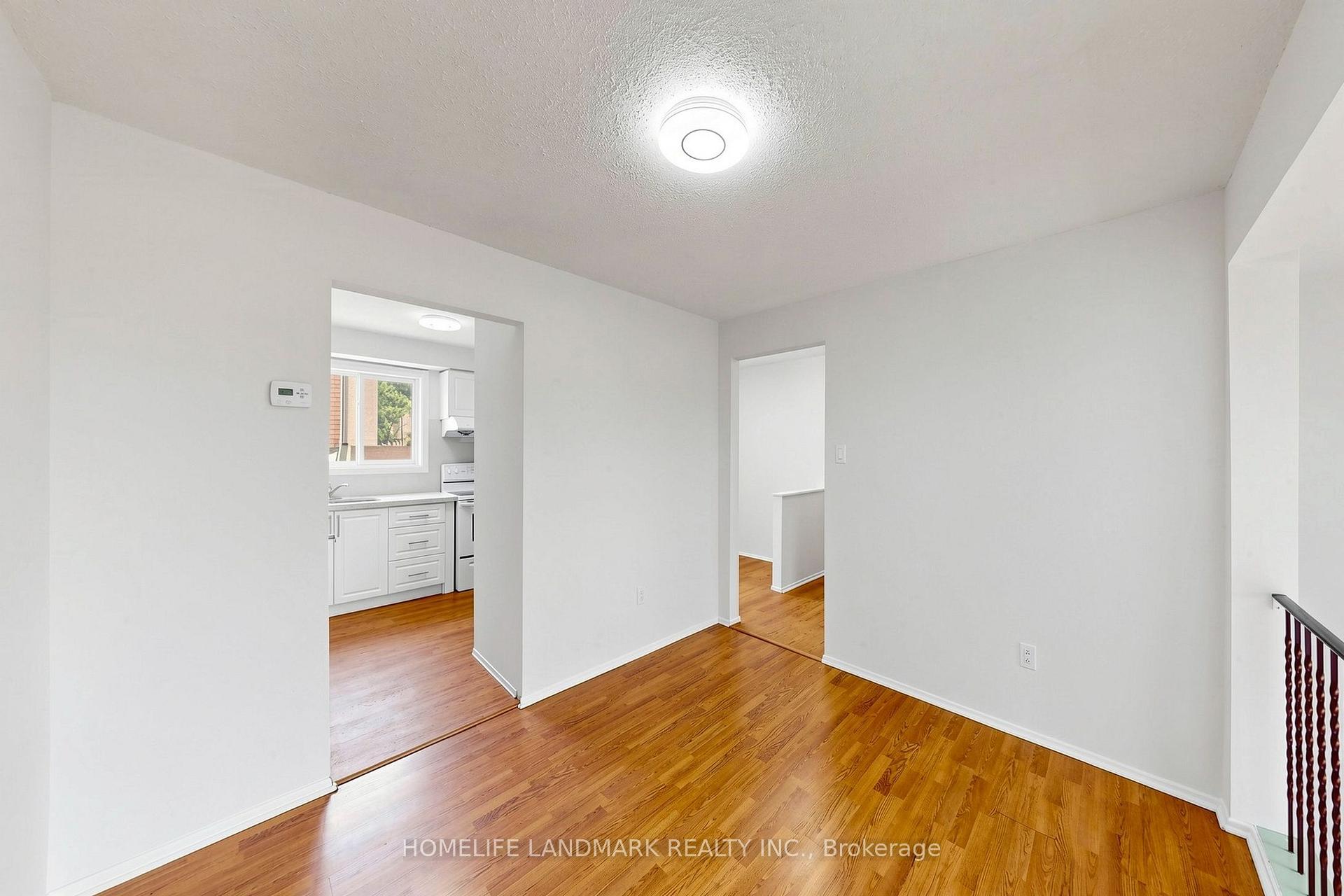 Photo 12 of 8 Rusty Crest Way, North York, Don Valley Village — HOMEH