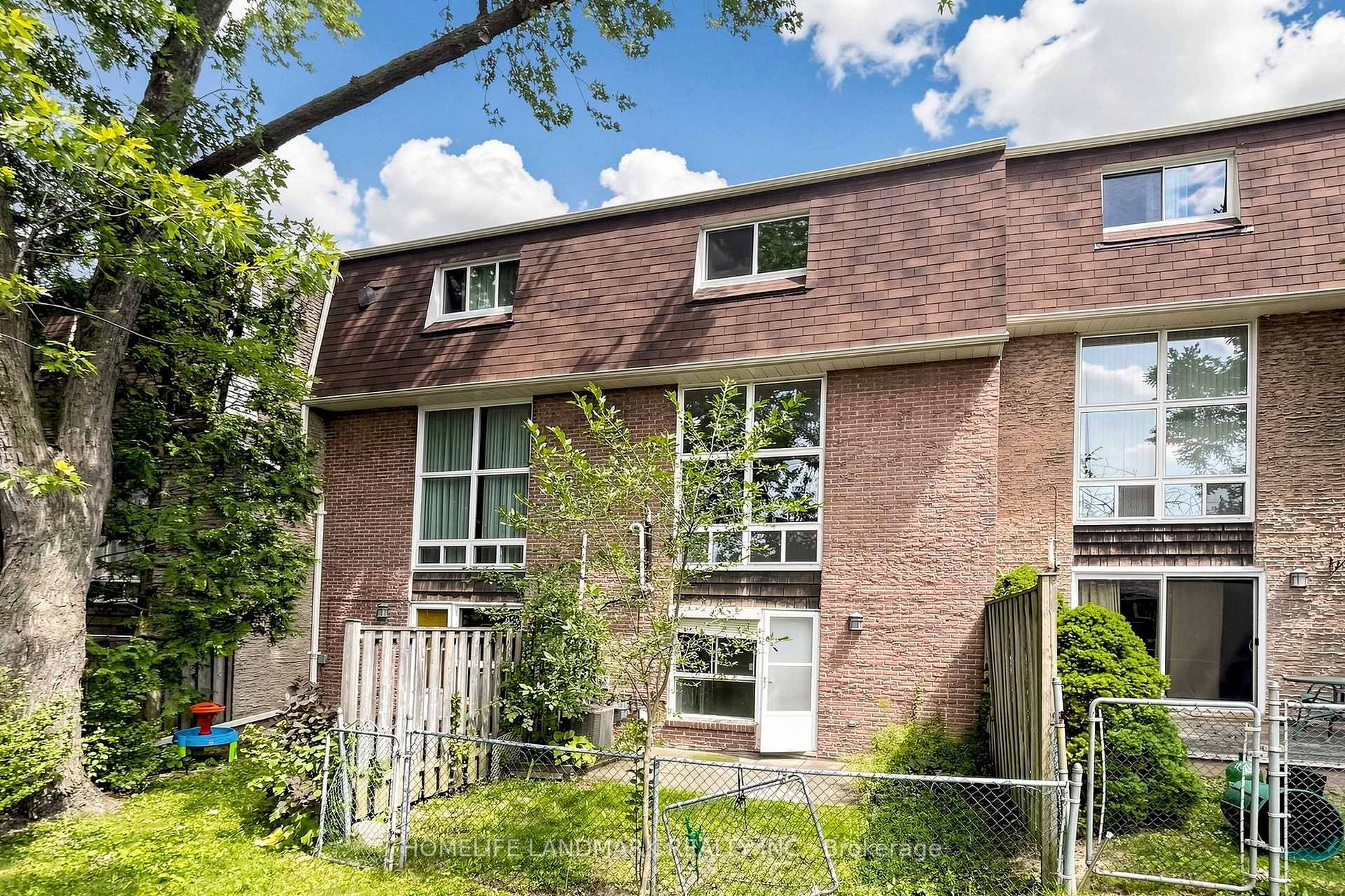 Photo 35 of 8 Rusty Crest Way, North York, Don Valley Village — HOMEH