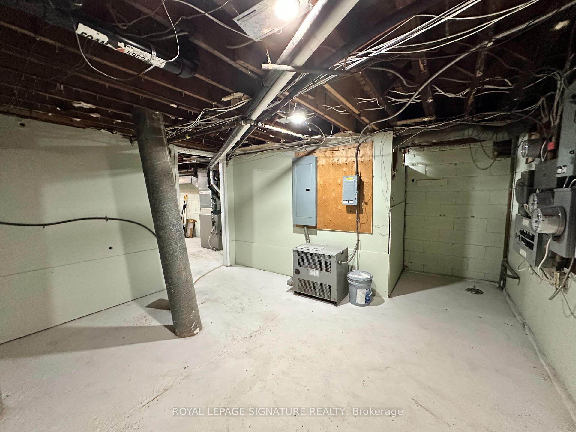 Photo 6 of 2890 Dufferin Street, North York, Yorkdale-Glen Park — HOMEH
