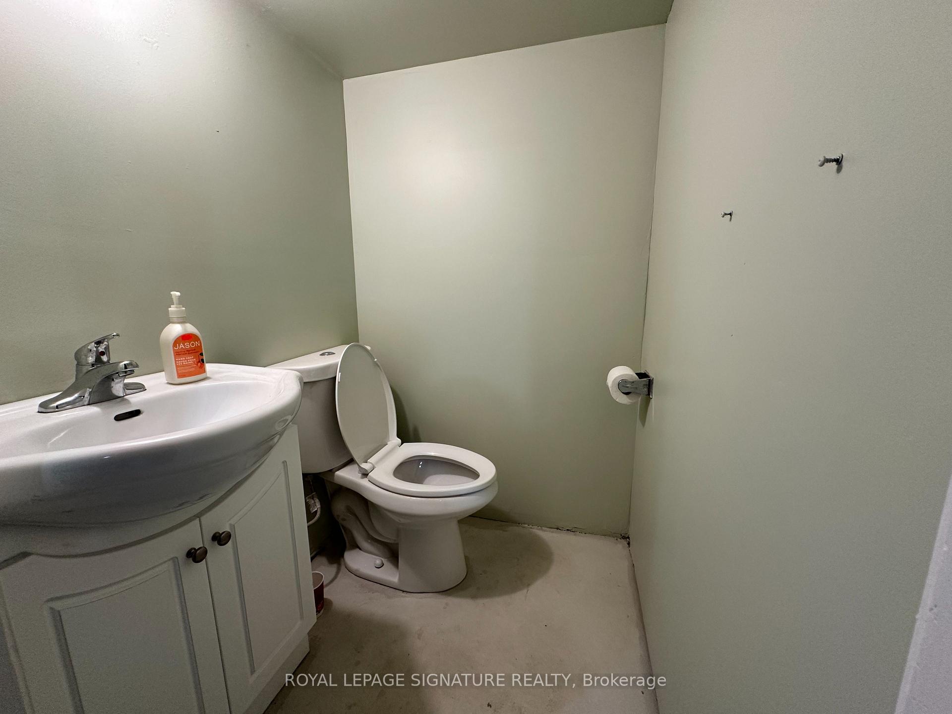 Photo 10 of 2890 Dufferin Street, North York, Yorkdale-Glen Park — HOMEH