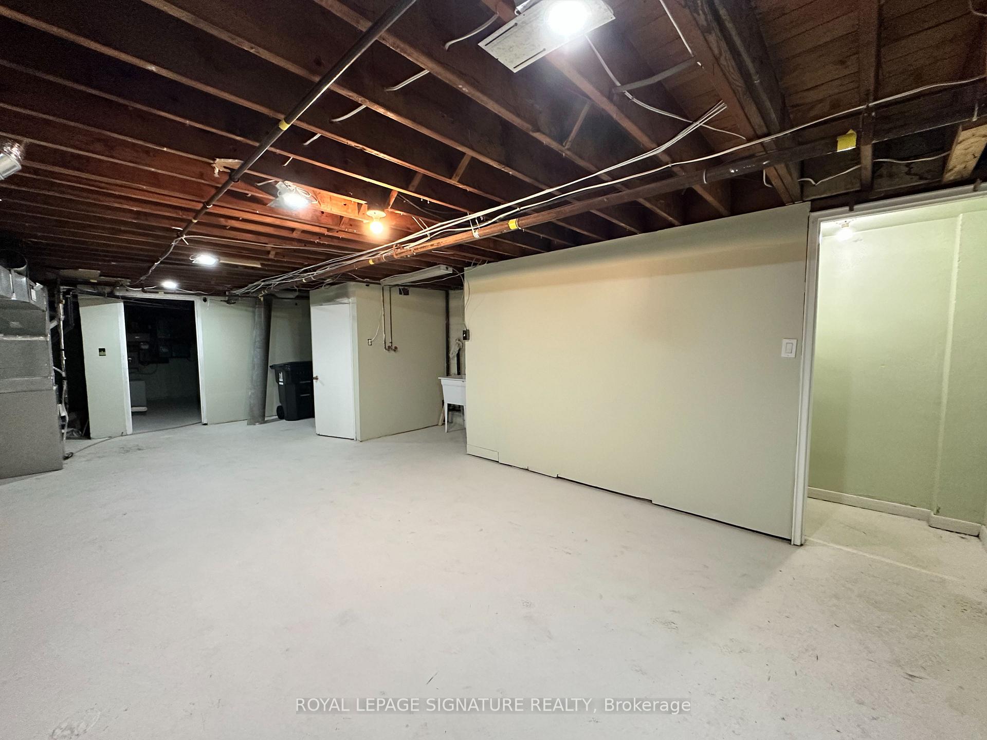 Photo 12 of 2890 Dufferin Street, North York, Yorkdale-Glen Park — HOMEH