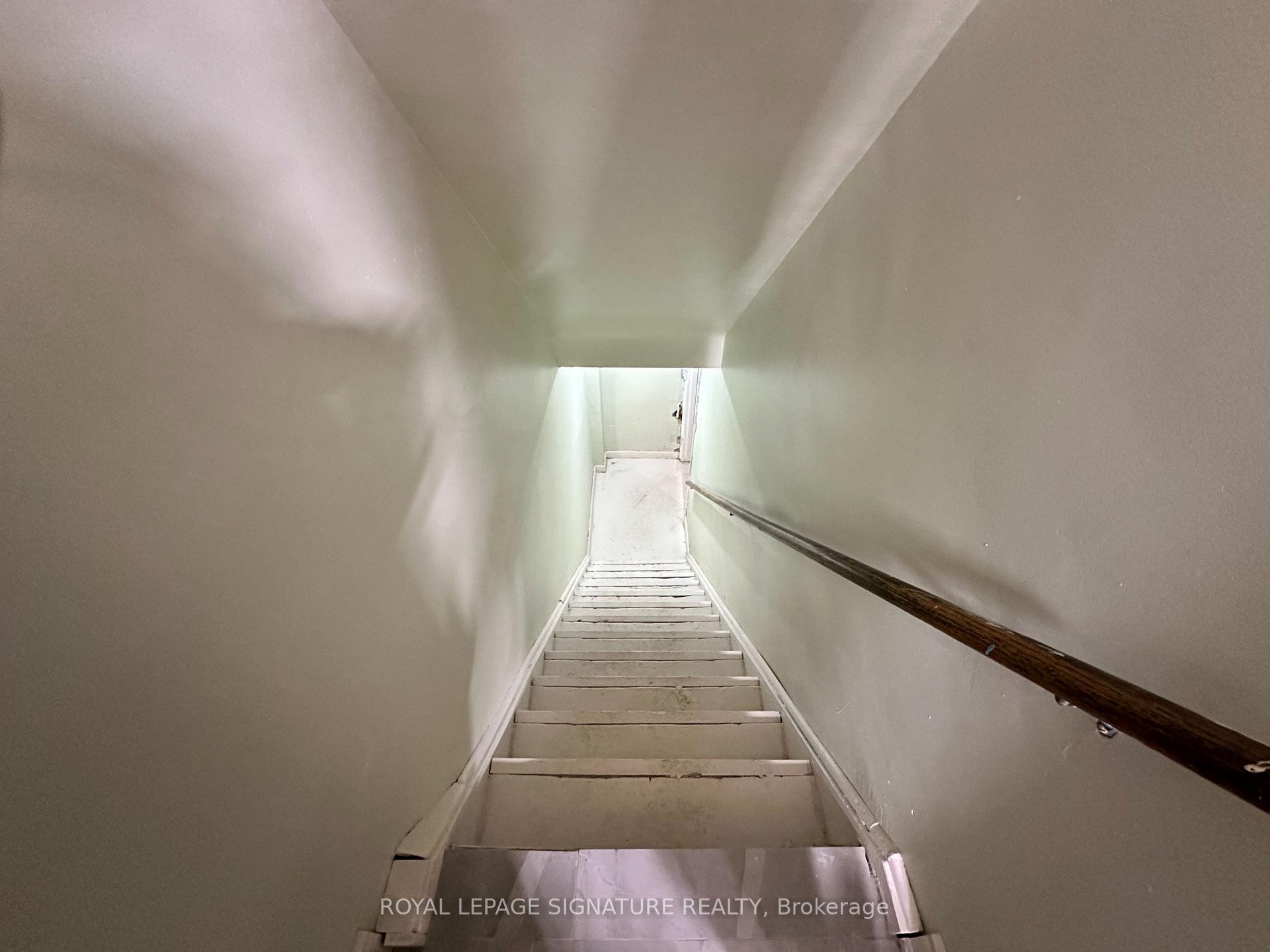 Photo 14 of 2890 Dufferin Street, North York, Yorkdale-Glen Park — HOMEH