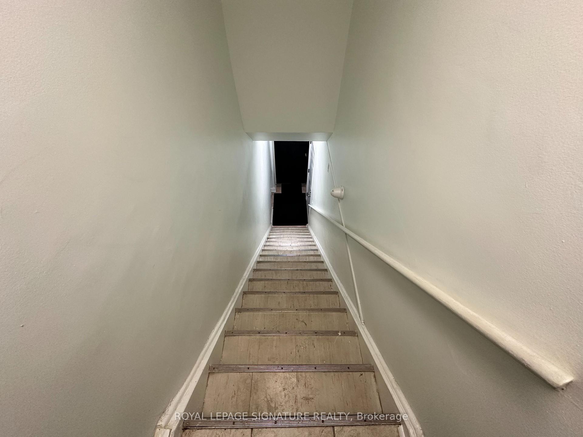 Photo 20 of 2890 Dufferin Street, North York, Yorkdale-Glen Park — HOMEH