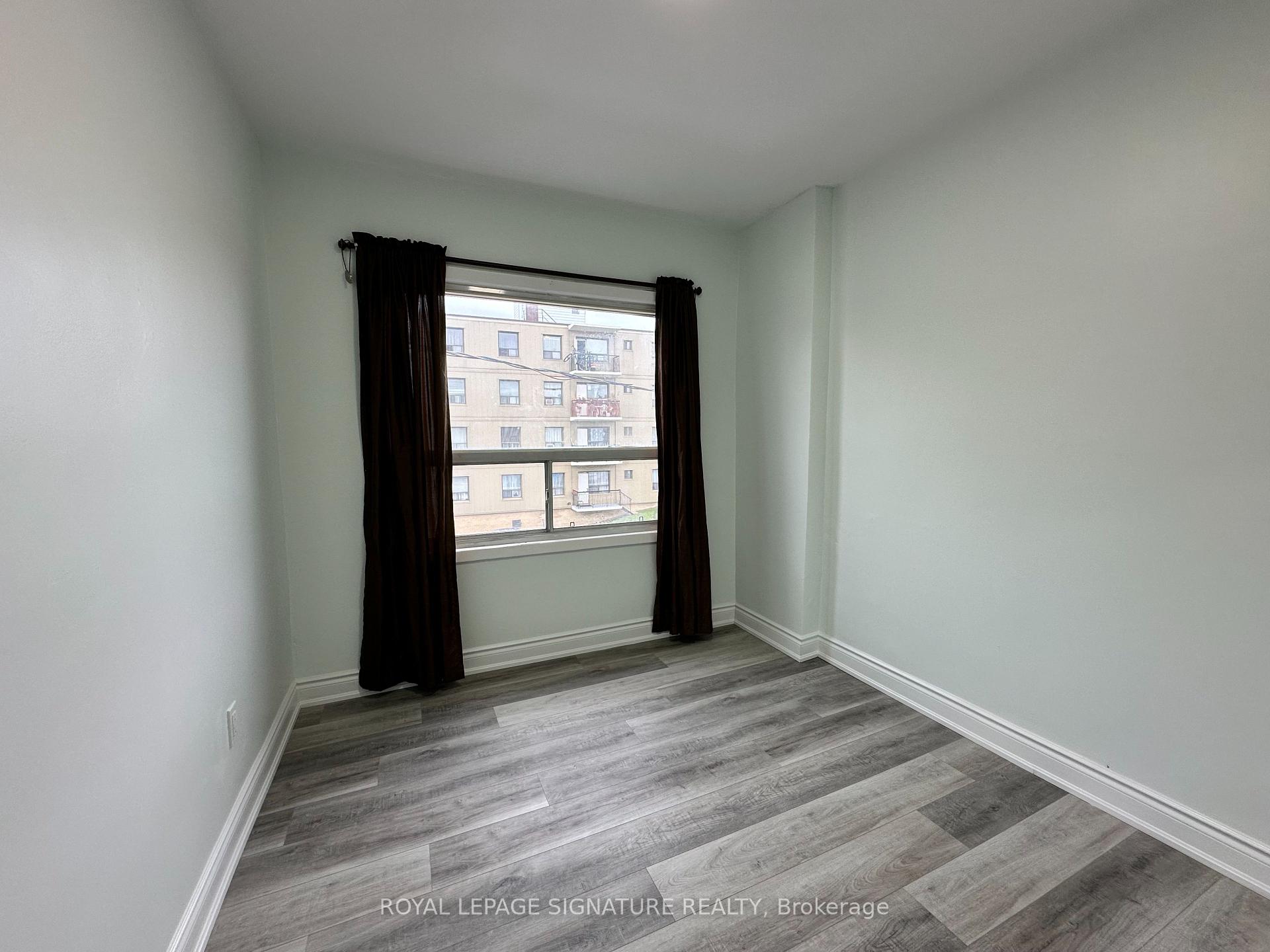 Photo 23 of 2890 Dufferin Street, North York, Yorkdale-Glen Park — HOMEH