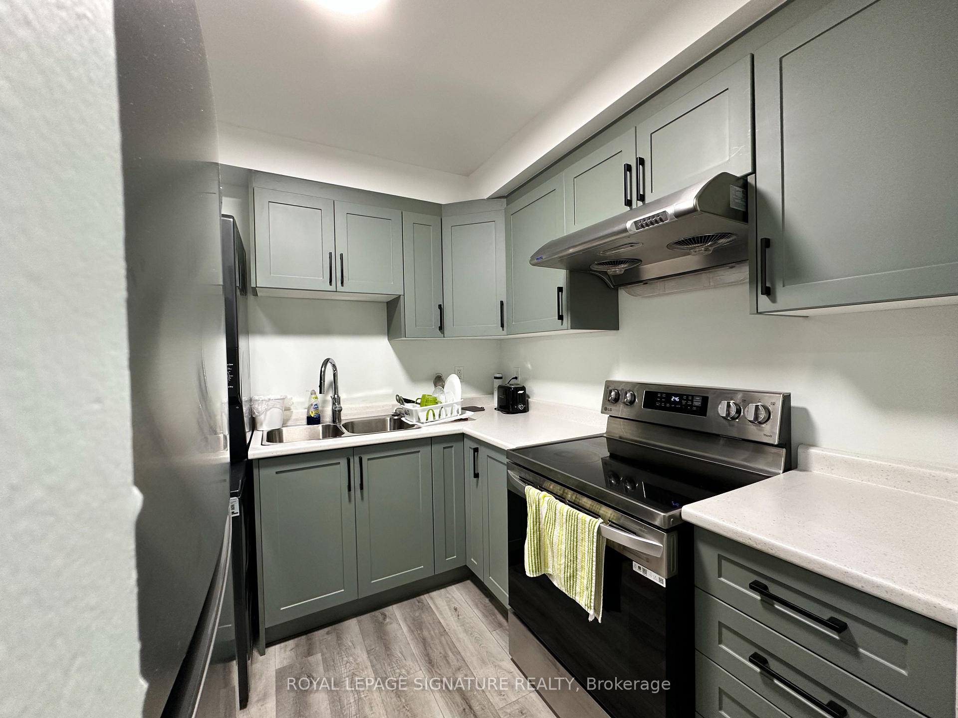 Photo 26 of 2890 Dufferin Street, North York, Yorkdale-Glen Park — HOMEH